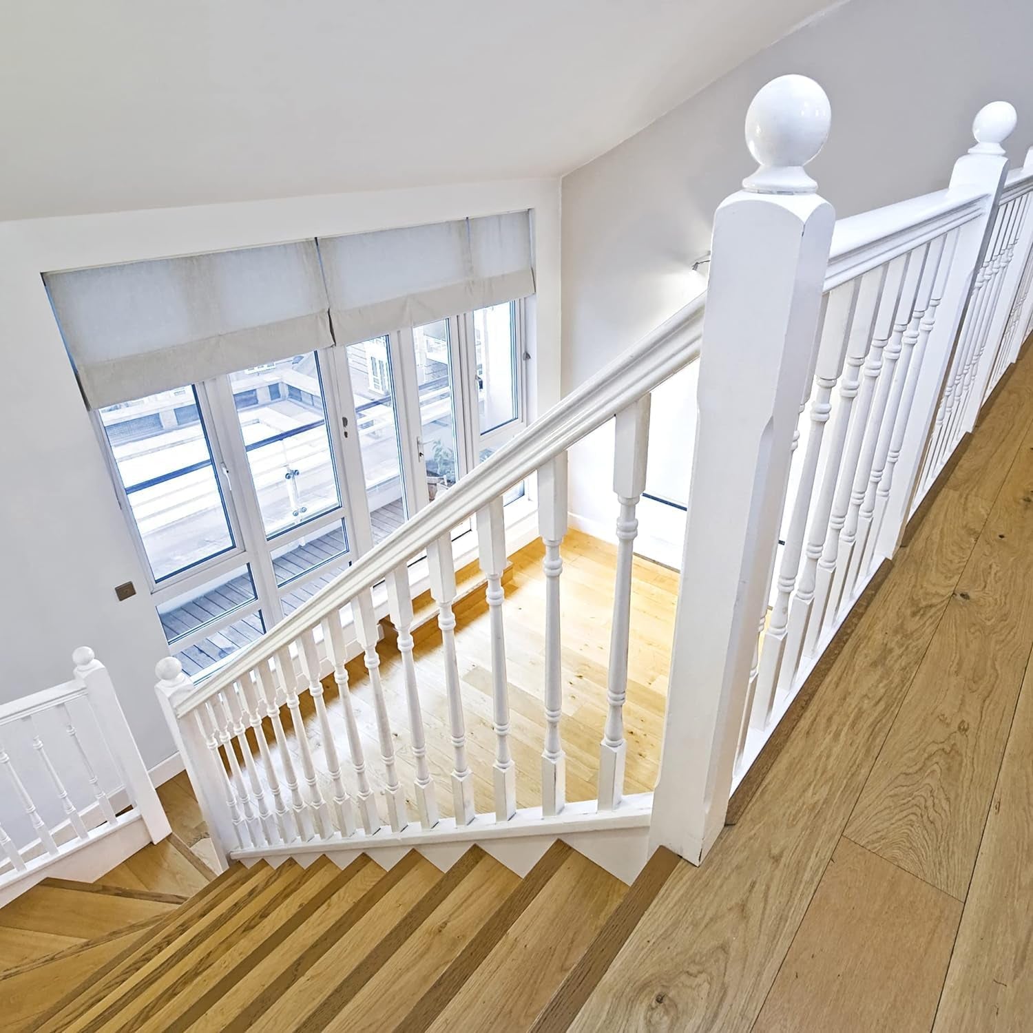 - Wood & Metal Paint - Satin Finish - Brilliant White - 750Ml - Water Based - Non Drip & Quick Drying - Radiator Paint - Low Odour - Dry in 1-2 Hours - 8M2 Coverage per Litre