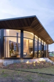 Take in this Awe-Inspiring Australian Clifftop Retreat: Introducing This Month’s Wow Space