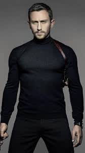 aaron taylor johnson as bond