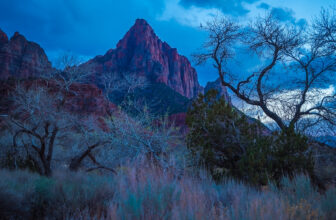 The beautiful glow of the  last rays on Watchman mountain at dusk… Good Morning!!!