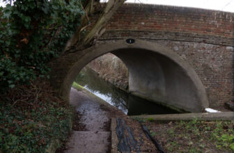 Bridge No1, Aylesbury Arm