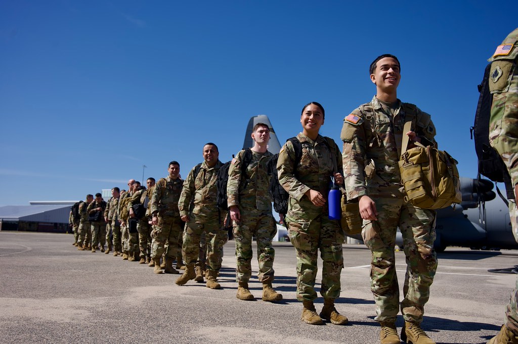 Connecticut National Guard | U.S. Soldiers with the 143rd Re…