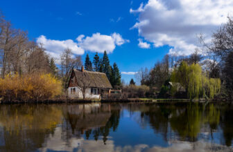 A perfect house in nature – [Explored]