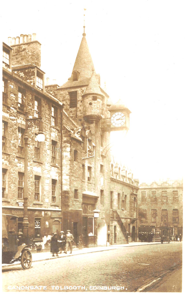 Edinburgh – Canongate Tollbooth. And a Major Fall in the D…