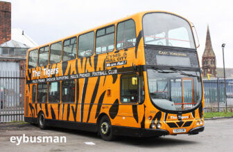 East Yorkshire 698, YX05EOR.