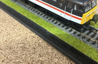 Bachmann Class 47/4 47828 BR Intercity Swallow. DCC Sound,Working Fans.
