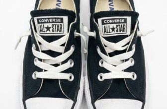 Converse All Star Black Canvas Sneakers Women’s Size 8.5 US Low Top Shoes Used