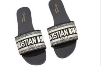 The new D family INS all embroidered letters outside to wear flat flip-flops UK