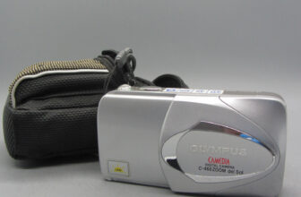 Olympus Digital Camera Camedia C-460 Zoom Del Sol 4.0MP Silver Tested