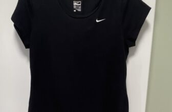 Nike Women’s Black Crew Neck Short Sleeve Stretch Athletic T-Shirt Size M