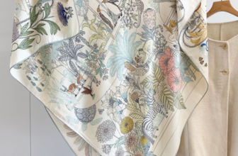 70% Cashmere 30% Silk Bandana Shawl 53” Neckerchief Scarf garden Print Wrap new