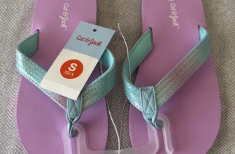 NEW Girl’s Glitter Strap Flip Flops Sandals Purple Size S Small 13/1 Cat & Jack