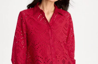 NWT Chico’s Eyelet Collared Shirt