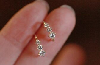 Fancy Women Hoop Earring 14K Yellow Gold Plated 1Ct Round Cut Simulated Diamond