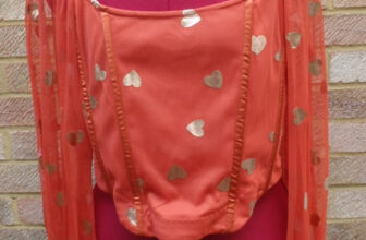 LACE & BEADS Orange Balloon Sleeve Heart Print Square Neck Corset Top – Size 16