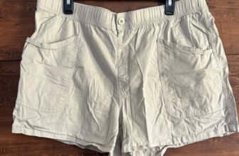 Women’s Light Tan / Khaki Shorts