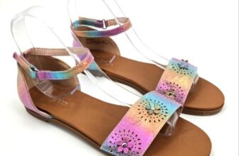 Annie Enarnia Girl Sandals with Flowers Accents Size 5 NEW