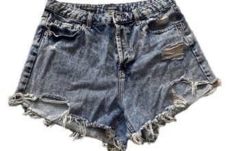 Women’s Blue Light Wash Denim High Rise Cut Off Shorts Frayed Hem 14