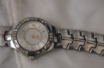 Women’s Silver Tone Dress Wrist Watch