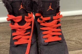 Jordan High Top Black Red Fur Lined Lace Up Sneakers Athletic Basketball
