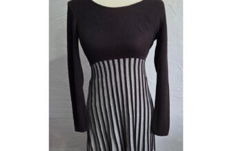 Calvin Klein Women’s Sweater Dress Size Small Black Grey Pleated Knit