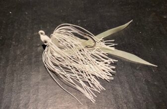 10pk Poison Tail Jigs w/skirts 1/4 or 3/8oz In Classic White Mustad SICKLE HOOKS