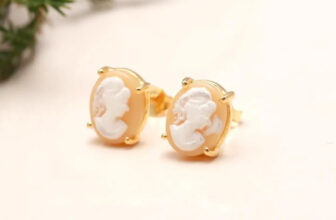 Italian Conch Shell Cameo Earrings 14K Gold Plated Sterling Silver ½” MSRP $95