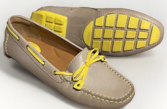 Clarks Artisan Boat Shoes Womens 8.5M Gray Yellow Nubuck Leather Sailing Deck
