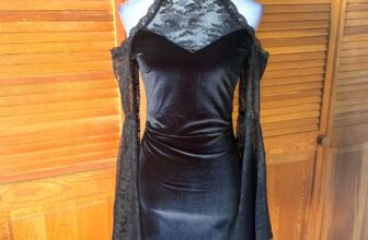 Gothic Victorian Vampire Dark Fairycore Velvet & Lace Bell Sleeve Mini Dress M