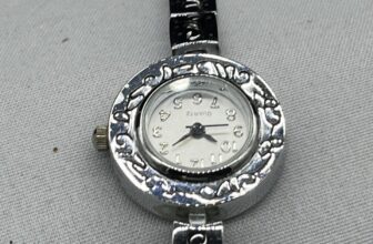 Women Wristwatch Fashion Silver Tone Analog Quartz Watch