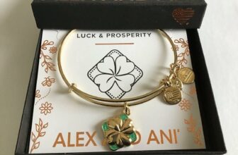 Alex and Ani Four Leaf Clover Bangle Bracelet Shiny Gold New With Tag Box Card