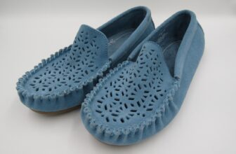 NEW Minnetonka Sophia blue loafer style Mocassin Women’s Size 8