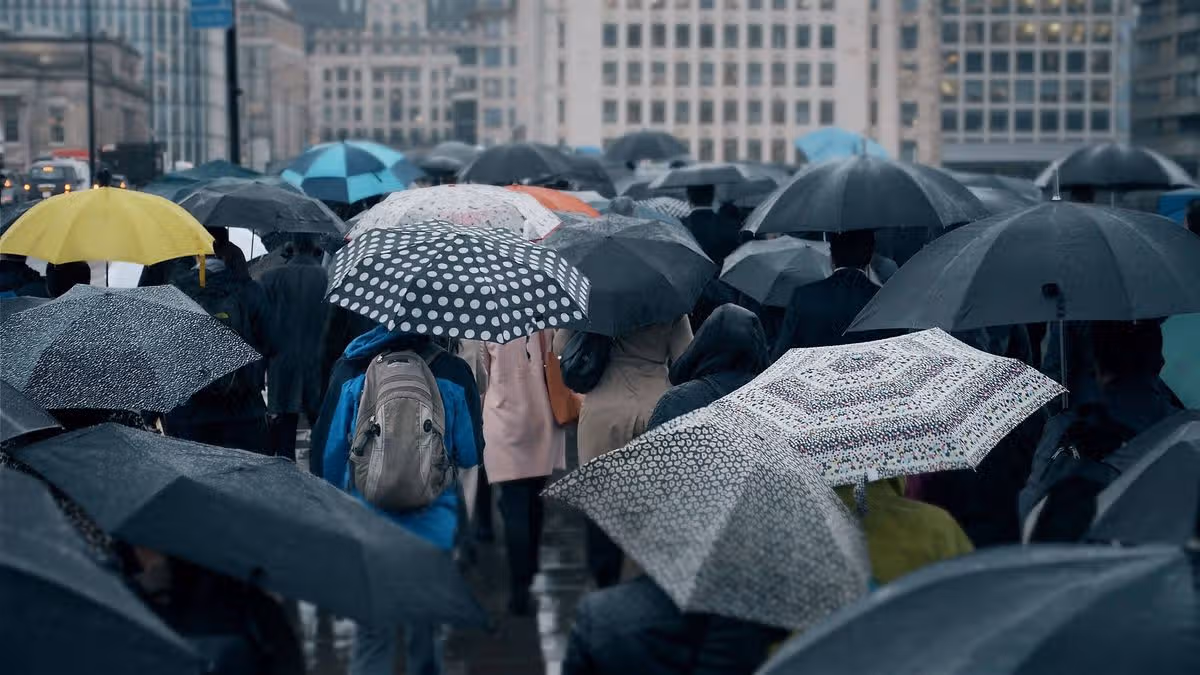 UK weather forecast as 200-mile rain bomb set to soak 25 counties – full list