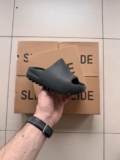 Adidas Yeezy Slides Dark Onyx UK12 Kids – ID5104 – Brand New in Box – Free Ship