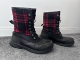 UGG Men’s Butte Waterproof Boots – Black Leather / Red Plaid – UK 11