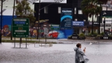 Cyclone Alfred leaves hundreds of thousands without power