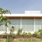 Urlo Studio completes steel pavilion for Ecuadorian sports club